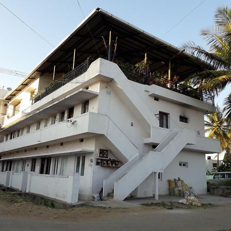 Wheel To Hills Stay Inn Service Apartments Chikmagalūr Extérieur photo