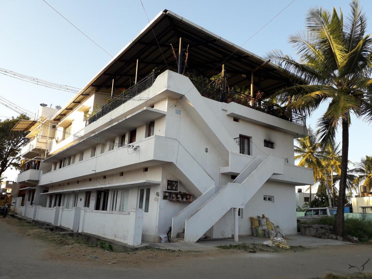 Wheel To Hills Stay Inn Service Apartments Chikmagalūr Extérieur photo